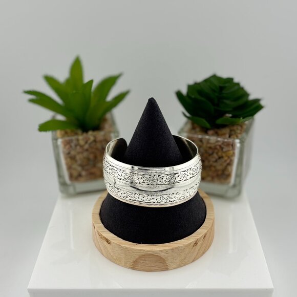 Etched 1.25 inch 925 Silver Open Cuff Bracelet - Picture 1 of 7